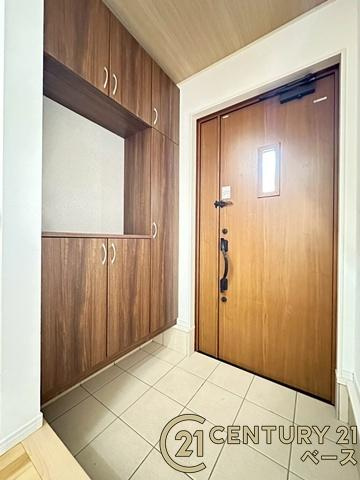 磯城郡田原本町新木　一戸建の玄関|■現地撮影写真■すっきりとした明るい玄関が家族やお客様を迎えてくれます！