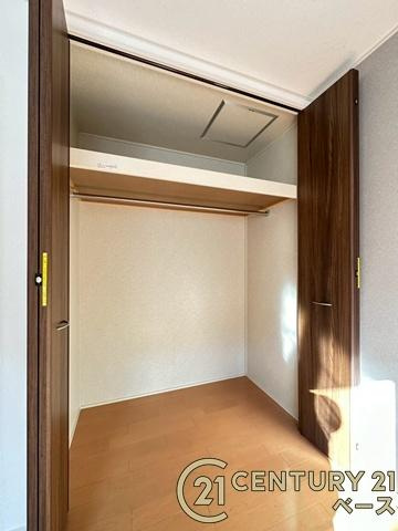磯城郡田原本町新木　一戸建の収納|■現地撮影写真■冬物のコートや季節のものなどたくさんしまえる広さ！