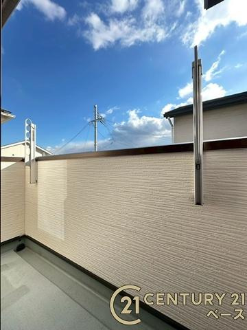 磯城郡田原本町新木　一戸建のバルコニー|■現地撮影写真■日当たりのよい南向きバルコニー！洗濯物もよく乾きます！