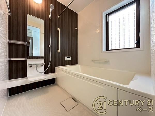 磯城郡田原本町新木　一戸建の浴室|■現地撮影写真■ゆったりしたサイズの浴室！足を伸ばしての入浴は疲れも癒してくれます！