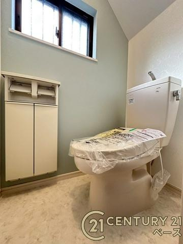 磯城郡田原本町新木　一戸建のトイレ|■現地撮影写真■１・２階ともに清潔感ある綺麗なお手洗を完備！