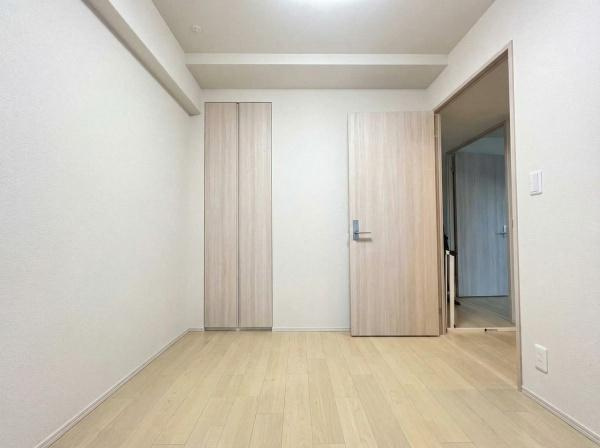 【洋室】 | グランドパレス長田　中古マンション | ■全居室に収納付き♪
収納が充実しているので、お部屋を綺麗な状態に保てますね♪