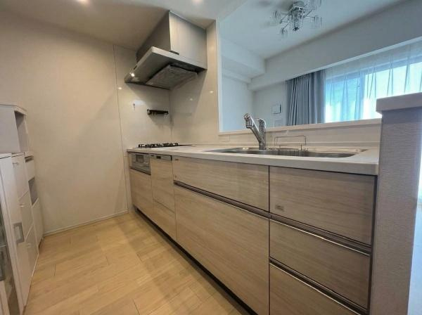 【キッチン】 | グランドパレス長田　中古マンション | ■長田駅まで徒歩6分(450ｍ)♪
2沿線利用可能な駅です♪　駅チカの物件になるので、日々の通勤、通学の負担も軽減できますね♪