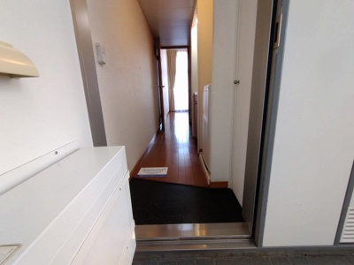 【玄関】 | レオパレスフローレンス | 宅配ボックス付き