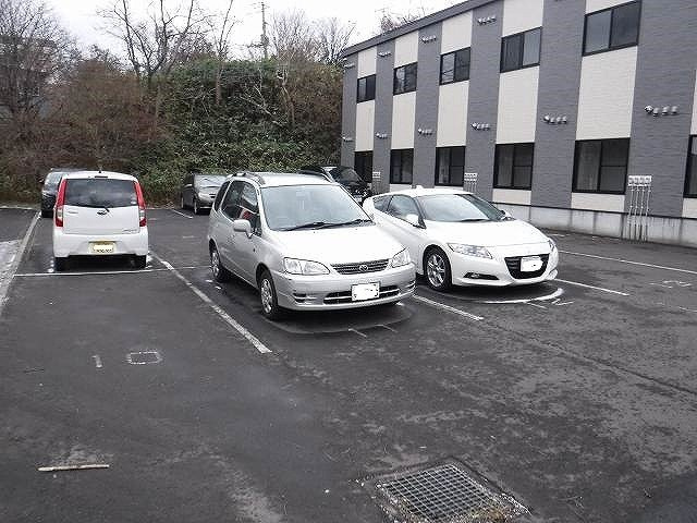 レオパレスアルト山手のその他|駐車場完備です