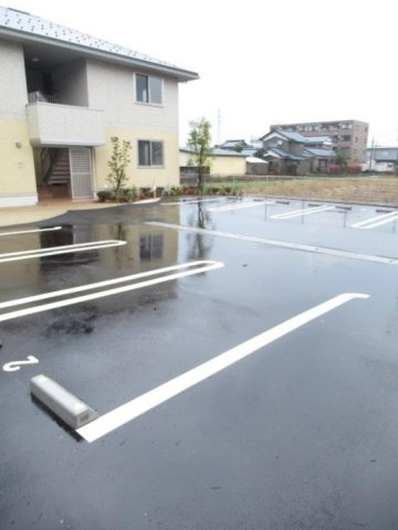 オモイデーナSの駐車場