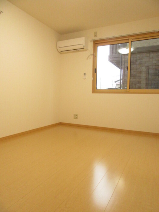 ピースフィールズの洋室