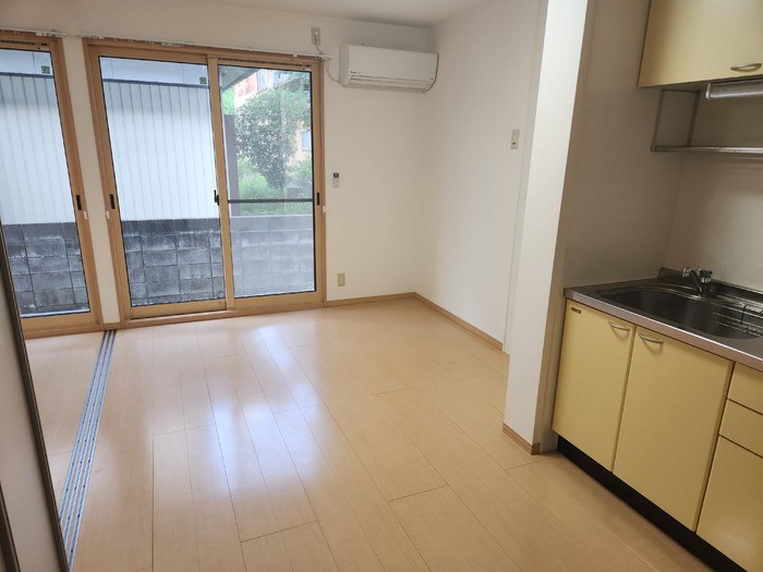 ピースフィールズの居間・リビング