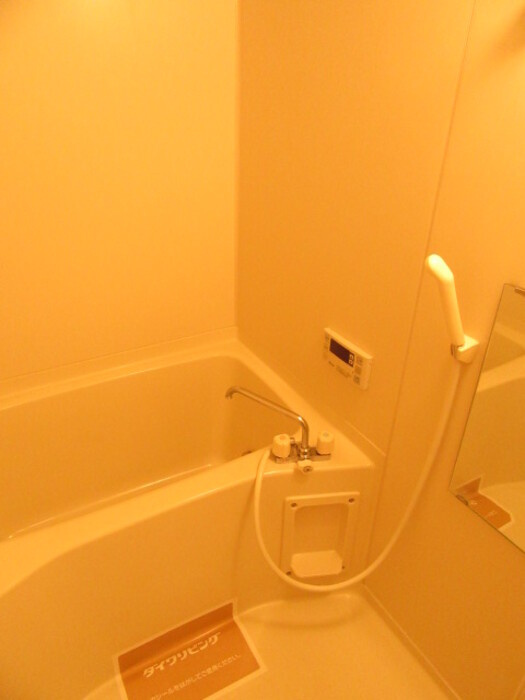 ピースフィールズの浴室