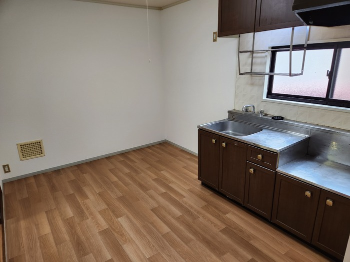 コーポかねとも　B棟の居間・リビング