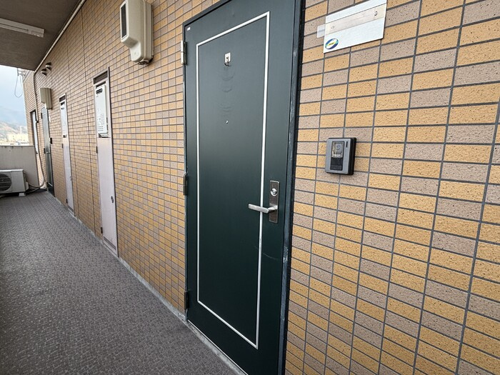 アウスピオーリの玄関