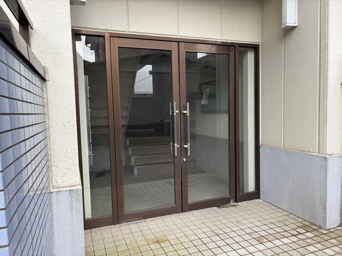 リバーハイツ光陽のエントランス