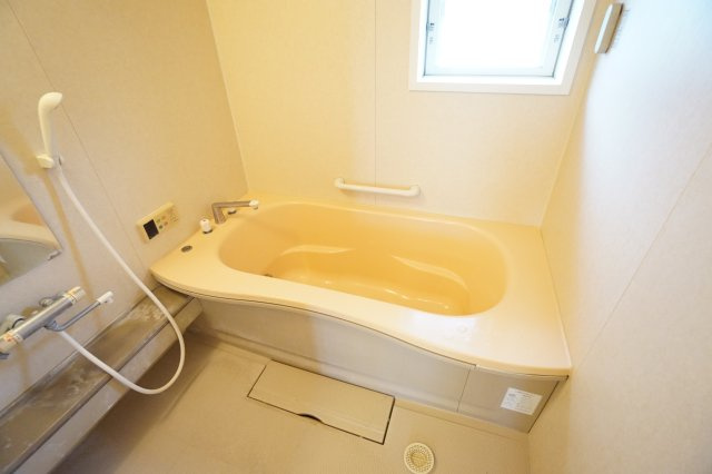 リビングタウン若杉　Ａの浴室