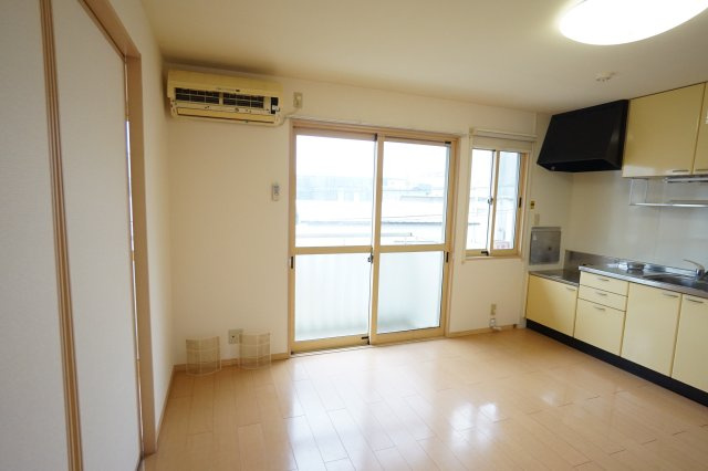 リビングタウン若杉　Ａの居間・リビング