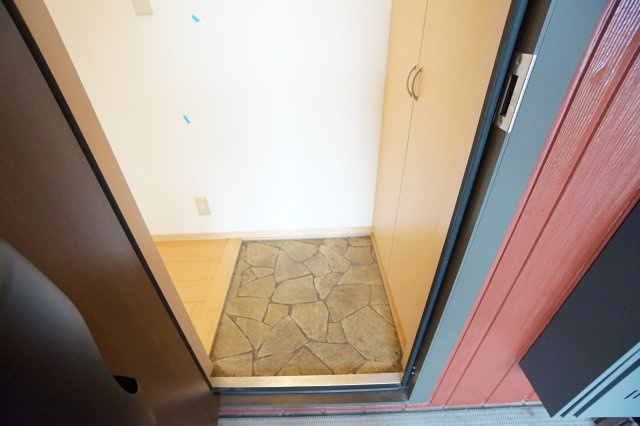 リビングタウン若杉　Ａの玄関