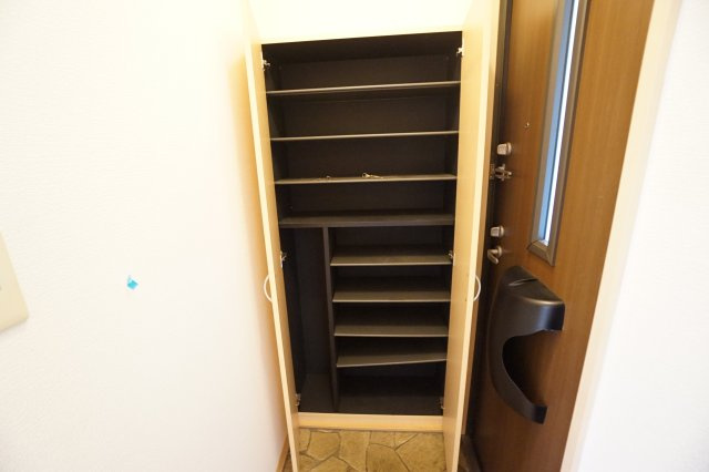 リビングタウン若杉　Ａの収納