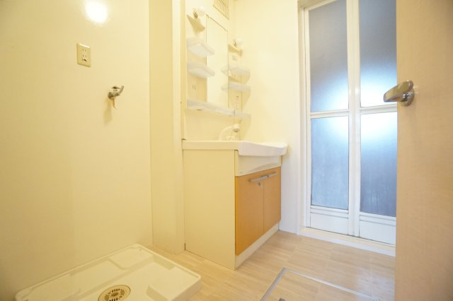 リビングタウン若杉　Ａの洗面所