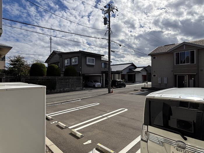 prelude(ﾌﾟﾚﾘｭｰﾄﾞ)の駐車場