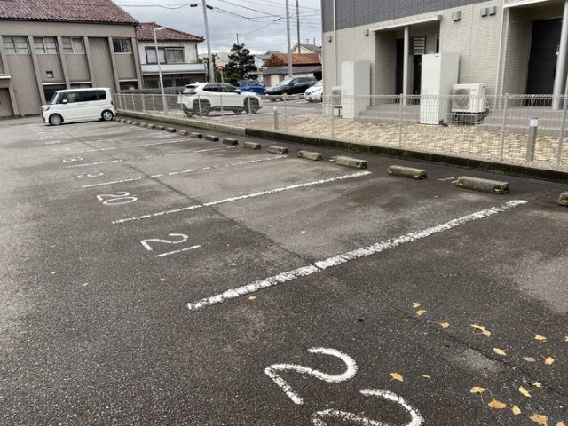 ホワイティ下馬　Ｂの駐車場