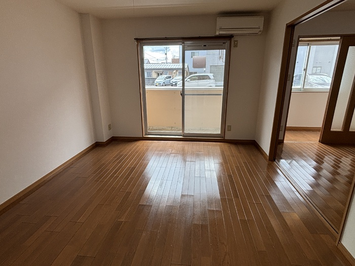 フローラＳＡＴＩの居間・リビング