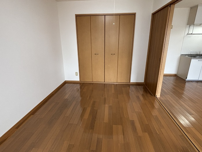 フローラＳＡＴＩの洋室