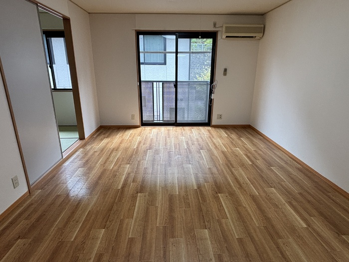 フローラルコート　Ａの居間・リビング