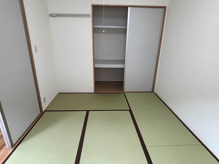 フローラルコート　Ａの和室