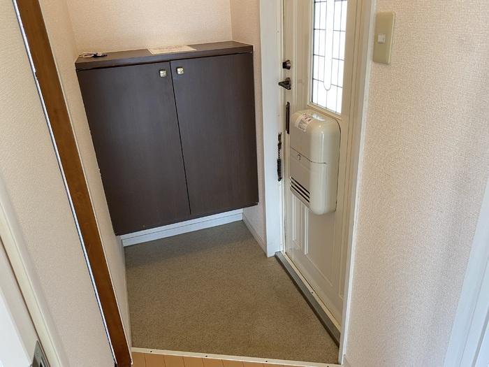 レジデンスT・H　Ⅰ号館の玄関