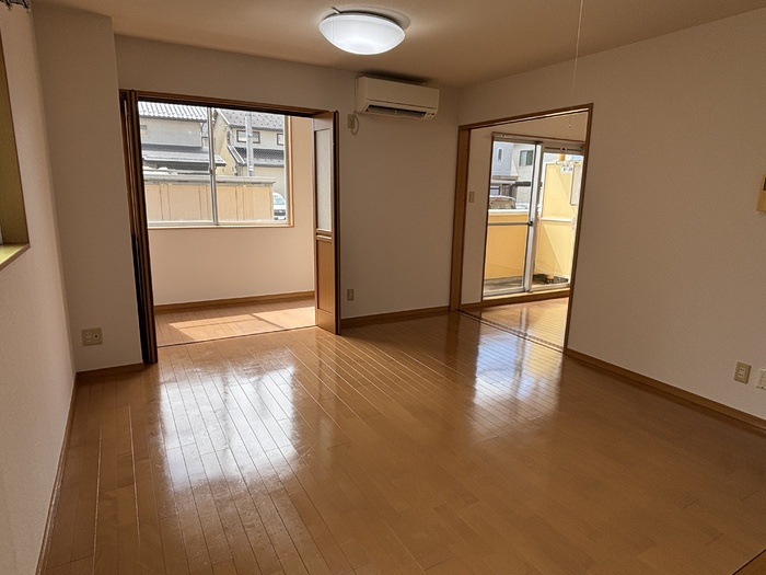 メゾンシャルムの居間・リビング