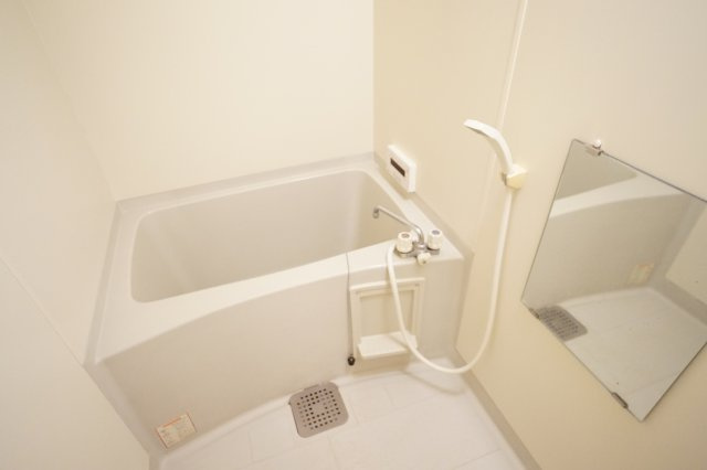 グリーンロード・エル　Ａの浴室