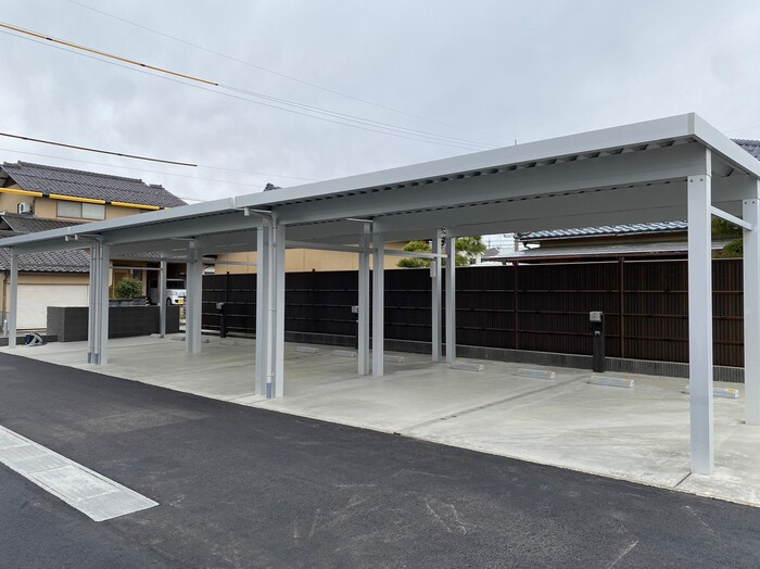 Continuer S(コンティニュエ　エス)の駐車場