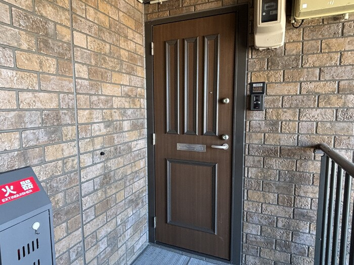 カルナ みたかの玄関