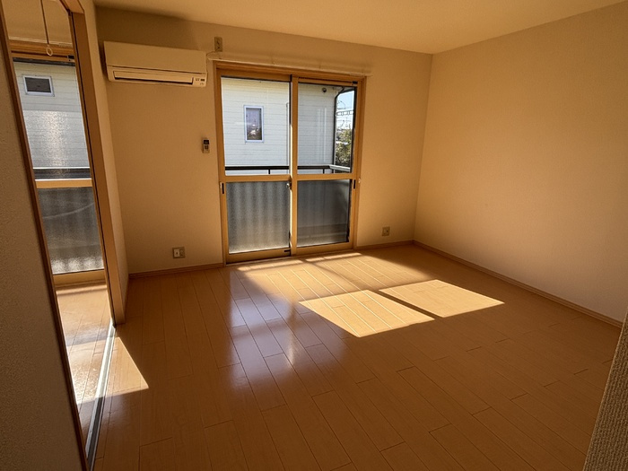 カルナ みたかの居間・リビング