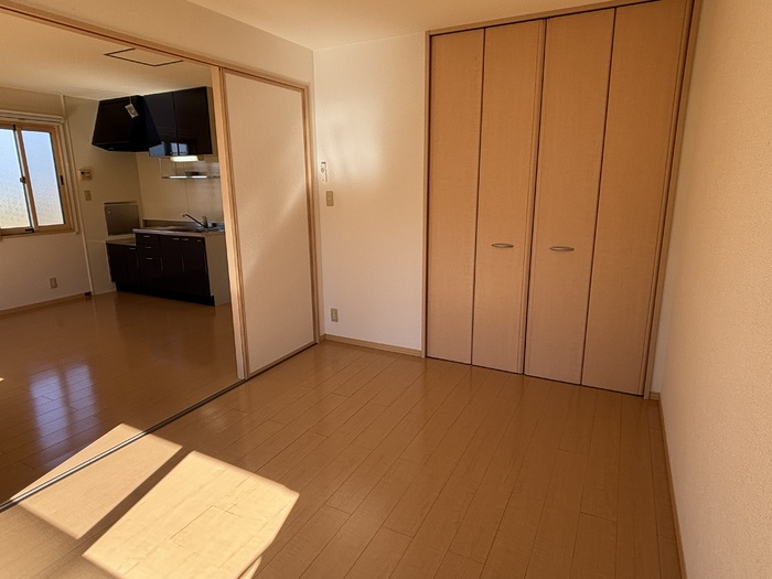 カルナ みたかの洋室