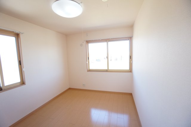 フルール大和　Ｃの居間・リビング