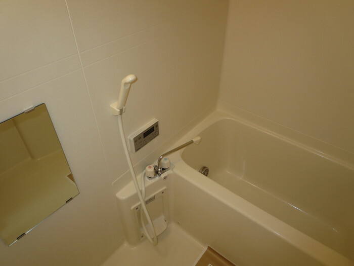 リースランドネオス春日壱番館　Ａの浴室