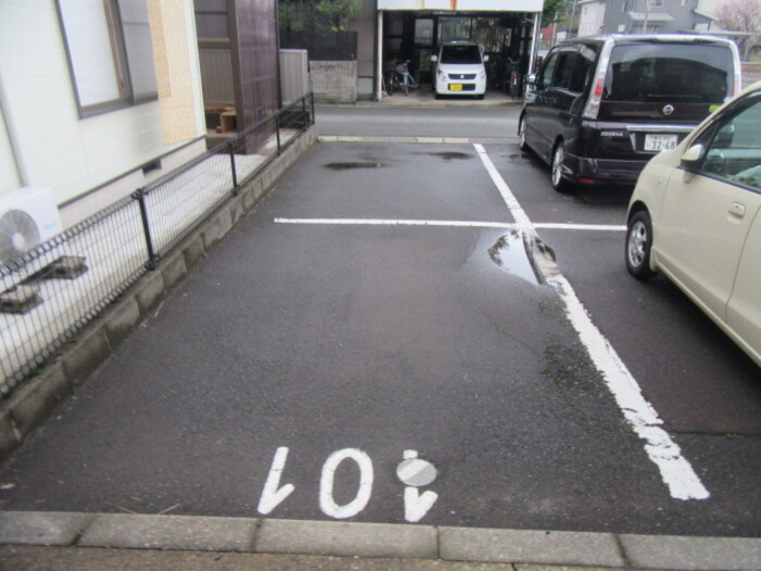 トゥルースタウンの駐車場