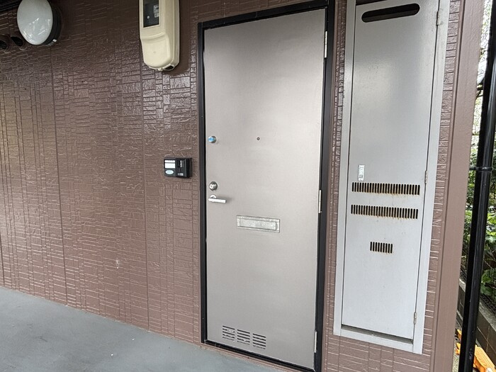 サニーコート聖Ⅳの玄関