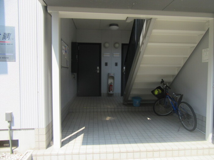 パティオ渕町　B棟のエントランス