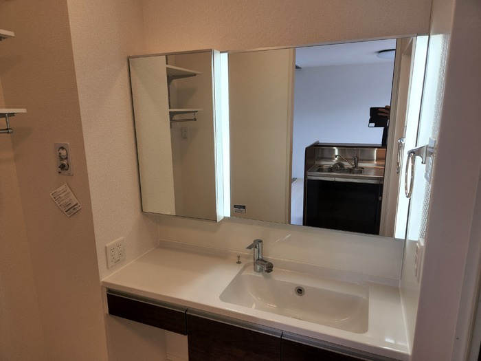 un fleuve(ｱﾝ ﾌﾙｰｳﾞ)の洗面所