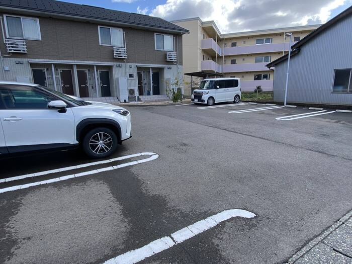 アン・ファミーユの駐車場