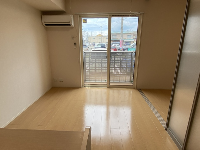 フリーデン大宮の居間・リビング