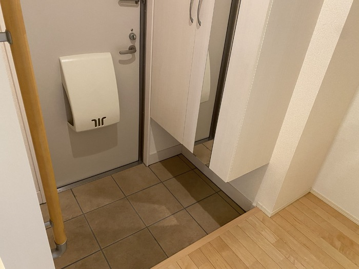 クレシア高木北の玄関