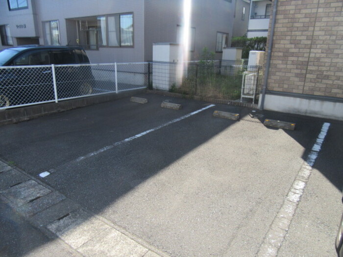 アメニティーコートの駐車場