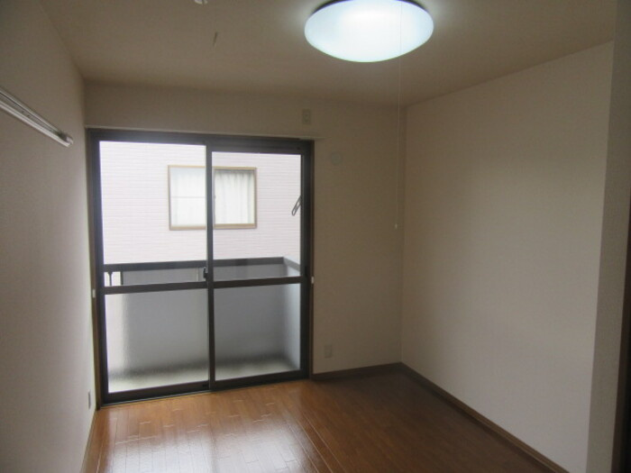 アメニティーコートの洋室