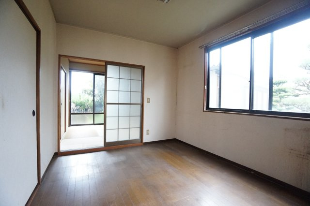 豊岡タウンハウス　D棟の居間・リビング