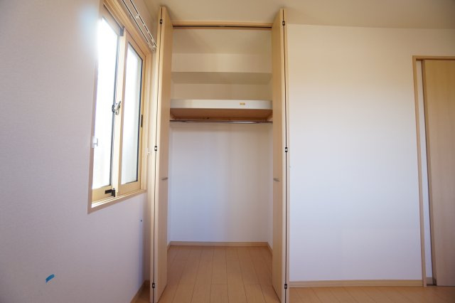 リビングタウン若杉　Ｃの収納