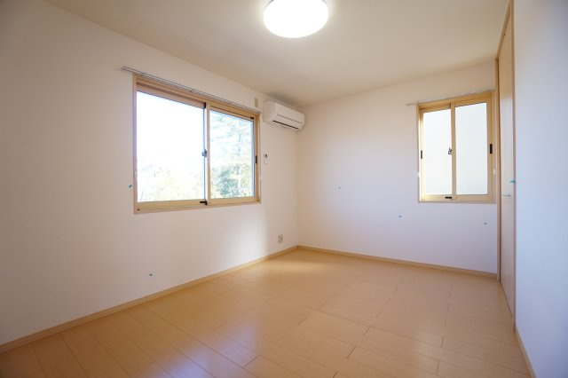 リビングタウン若杉　Ｃの居間・リビング