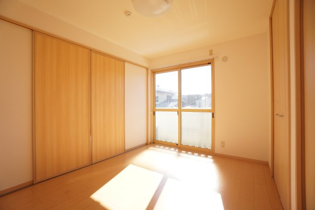 リビングタウン若杉　Ｃの居間・リビング