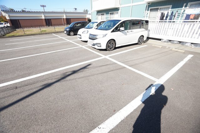 リビングタウン若杉　Ｃの駐車場
